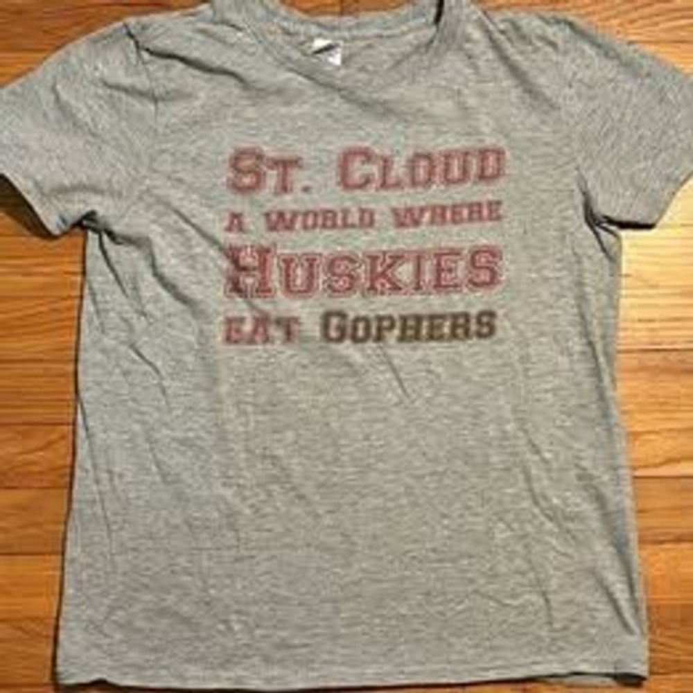 St Cloud State Huskies Hockey vs Minnesota Gophers Rivalry Shirt Adult M